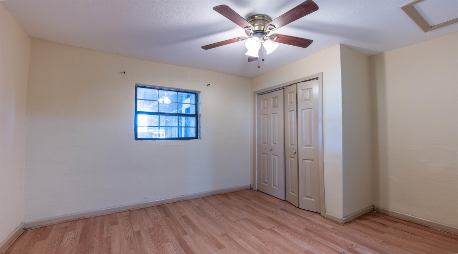 102 Chihuahua St, Laredo, Texas 78040, 7 Bedrooms Bedrooms, 10 Rooms Rooms,3 BathroomsBathrooms,Residential,For Sale,102 Chihuahua St,20264500