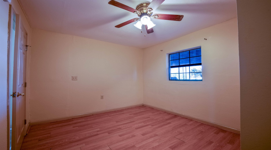 102 Chihuahua St, Laredo, Texas 78040, 7 Bedrooms Bedrooms, 10 Rooms Rooms,3 BathroomsBathrooms,Residential,For Sale,102 Chihuahua St,20264500