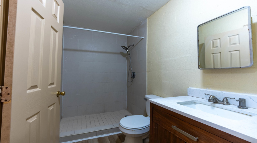 102 Chihuahua St, Laredo, Texas 78040, 7 Bedrooms Bedrooms, 10 Rooms Rooms,3 BathroomsBathrooms,Residential,For Sale,102 Chihuahua St,20264500