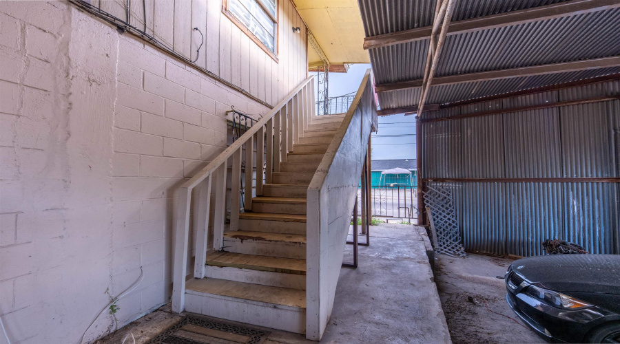 102 Chihuahua St, Laredo, Texas 78040, 7 Bedrooms Bedrooms, 10 Rooms Rooms,3 BathroomsBathrooms,Residential,For Sale,102 Chihuahua St,20264500