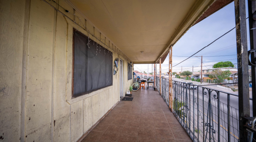 102 Chihuahua St, Laredo, Texas 78040, 7 Bedrooms Bedrooms, 10 Rooms Rooms,3 BathroomsBathrooms,Residential,For Sale,102 Chihuahua St,20264500