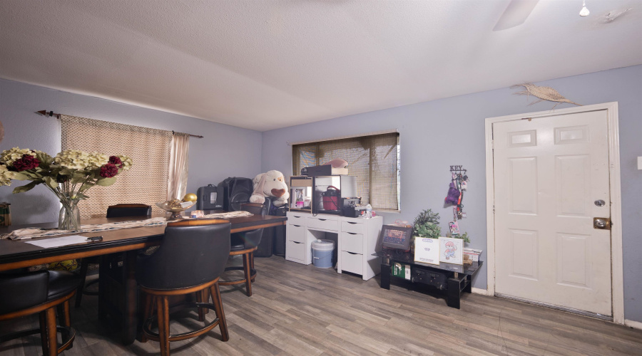 102 Chihuahua St, Laredo, Texas 78040, 7 Bedrooms Bedrooms, 10 Rooms Rooms,3 BathroomsBathrooms,Residential,For Sale,102 Chihuahua St,20264500