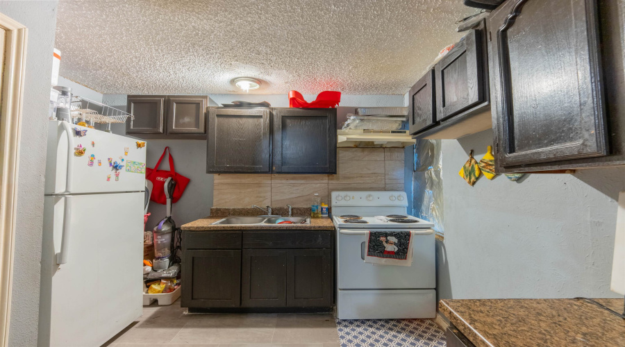 102 Chihuahua St, Laredo, Texas 78040, 7 Bedrooms Bedrooms, 10 Rooms Rooms,3 BathroomsBathrooms,Residential,For Sale,102 Chihuahua St,20264500