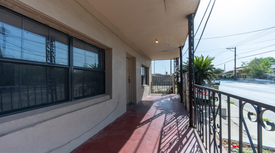 102 Chihuahua St, Laredo, Texas 78040, 7 Bedrooms Bedrooms, 10 Rooms Rooms,3 BathroomsBathrooms,Residential,For Sale,102 Chihuahua St,20264500