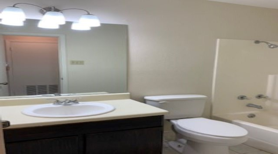 5707 Post Oak Dr, LAREDO, Texas 78041, 3 Bedrooms Bedrooms, 5 Rooms Rooms,2 BathroomsBathrooms,Residential,For Rent,5707 Post Oak Dr,20264502