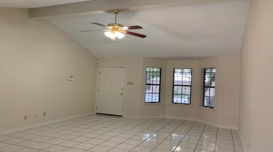 5707 Post Oak Dr, LAREDO, Texas 78041, 3 Bedrooms Bedrooms, 5 Rooms Rooms,2 BathroomsBathrooms,Residential,For Rent,5707 Post Oak Dr,20264502