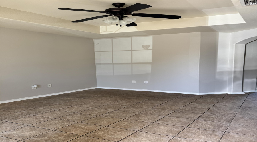 2615 Bandera Dr, Laredo, Texas 78045, 3 Bedrooms Bedrooms, 5 Rooms Rooms,2 BathroomsBathrooms,Residential,For Rent,2615 Bandera Dr,20264505