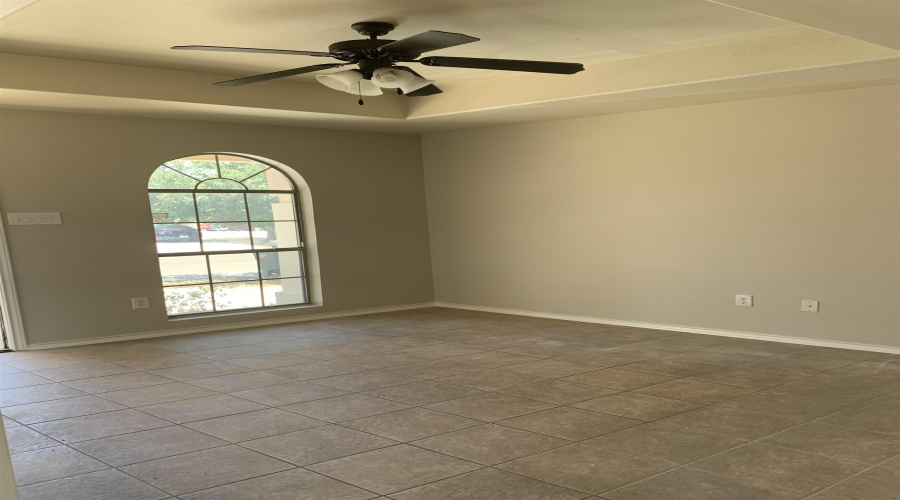 2615 Bandera Dr, Laredo, Texas 78045, 3 Bedrooms Bedrooms, 5 Rooms Rooms,2 BathroomsBathrooms,Residential,For Rent,2615 Bandera Dr,20264505
