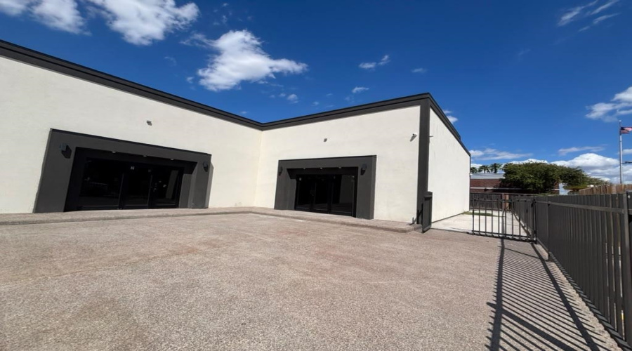 1113 San Bernardo Ave, laredo, Texas 78040, 1 Room Rooms,1 BathroomBathrooms,Commercial retail/office,For Rent,1113 San Bernardo Ave,20264506