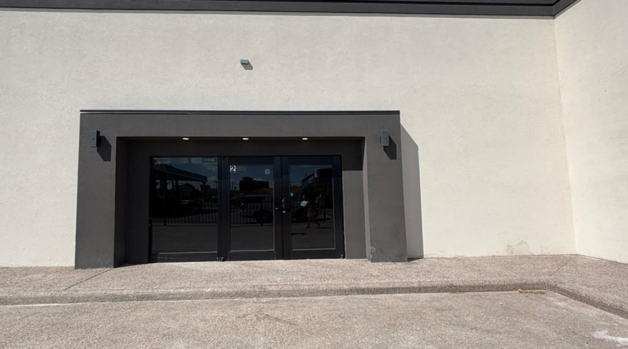 1113 San Bernardo Ave, laredo, Texas 78040, 1 Room Rooms,1 BathroomBathrooms,Commercial retail/office,For Rent,1113 San Bernardo Ave,20264506