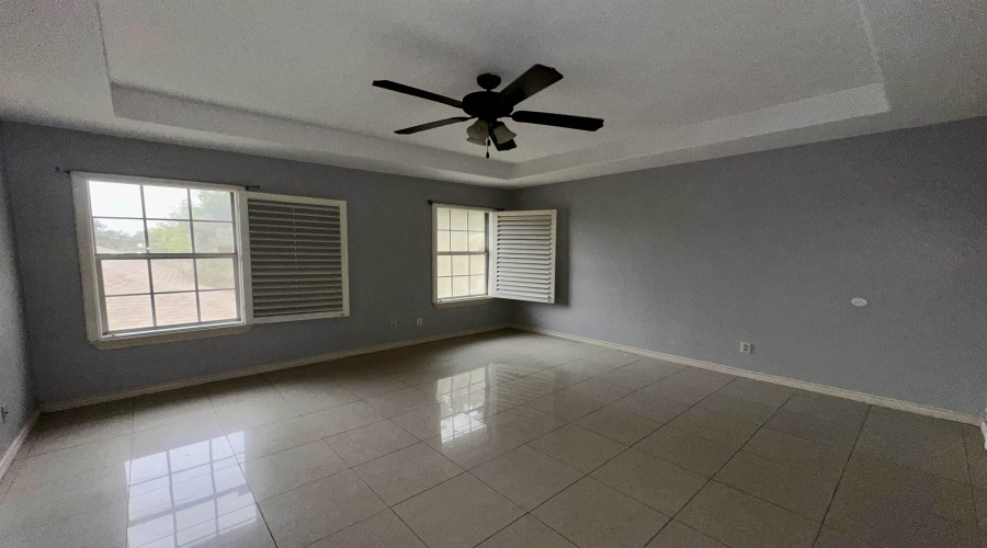 9804 Cantera Ct, Laredo, Texas 78045, 3 Bedrooms Bedrooms, 5 Rooms Rooms,2 BathroomsBathrooms,Residential,For Rent,9804 Cantera Ct,20264510