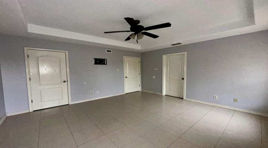 9804 Cantera Ct, Laredo, Texas 78045, 3 Bedrooms Bedrooms, 5 Rooms Rooms,2 BathroomsBathrooms,Residential,For Rent,9804 Cantera Ct,20264510