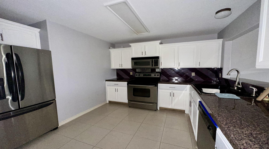 9804 Cantera Ct, Laredo, Texas 78045, 3 Bedrooms Bedrooms, 5 Rooms Rooms,2 BathroomsBathrooms,Residential,For Rent,9804 Cantera Ct,20264510