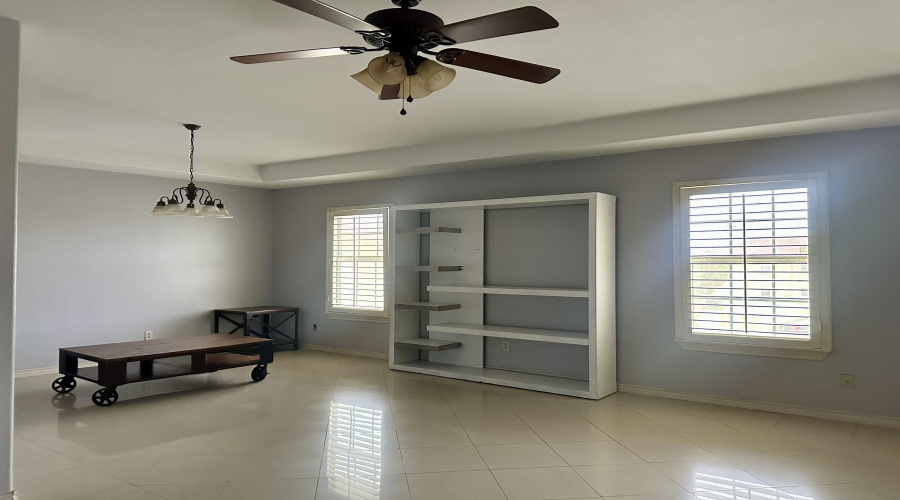 9804 Cantera Ct, Laredo, Texas 78045, 3 Bedrooms Bedrooms, 5 Rooms Rooms,2 BathroomsBathrooms,Residential,For Rent,9804 Cantera Ct,20264510