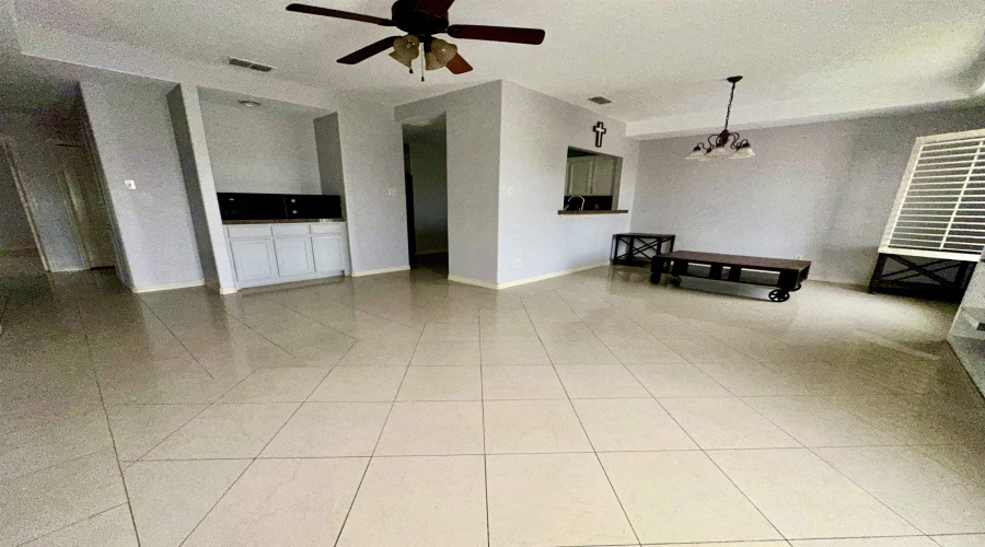 9804 Cantera Ct, Laredo, Texas 78045, 3 Bedrooms Bedrooms, 5 Rooms Rooms,2 BathroomsBathrooms,Residential,For Rent,9804 Cantera Ct,20264510