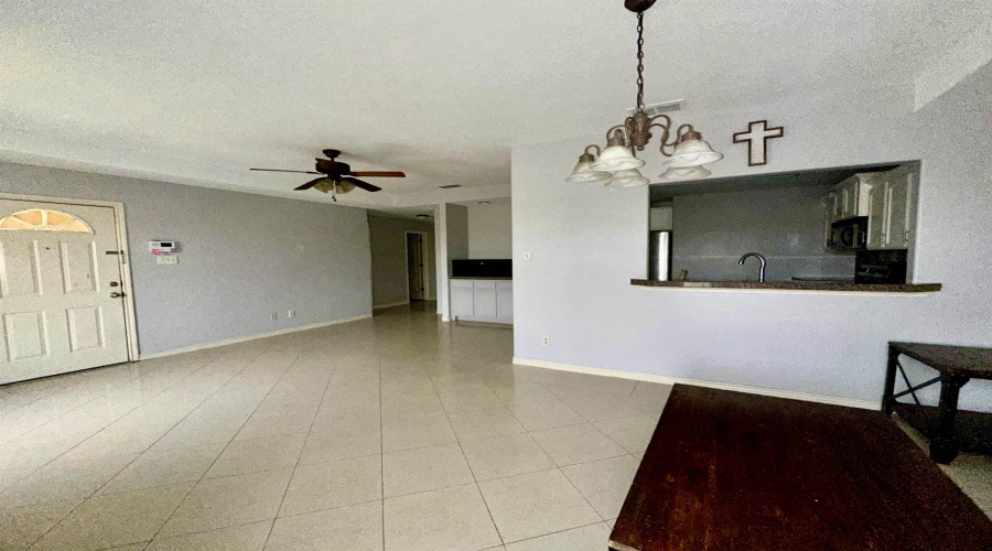9804 Cantera Ct, Laredo, Texas 78045, 3 Bedrooms Bedrooms, 5 Rooms Rooms,2 BathroomsBathrooms,Residential,For Rent,9804 Cantera Ct,20264510