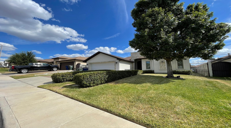 115 Calma Dr, LAREDO, Texas 78045, 3 Bedrooms Bedrooms, 6 Rooms Rooms,2 BathroomsBathrooms,Residential,For Rent,115 Calma Dr,20264511