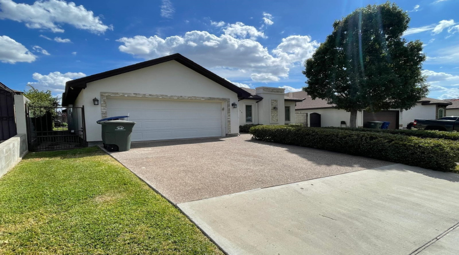 115 Calma Dr, LAREDO, Texas 78045, 3 Bedrooms Bedrooms, 6 Rooms Rooms,2 BathroomsBathrooms,Residential,For Rent,115 Calma Dr,20264511