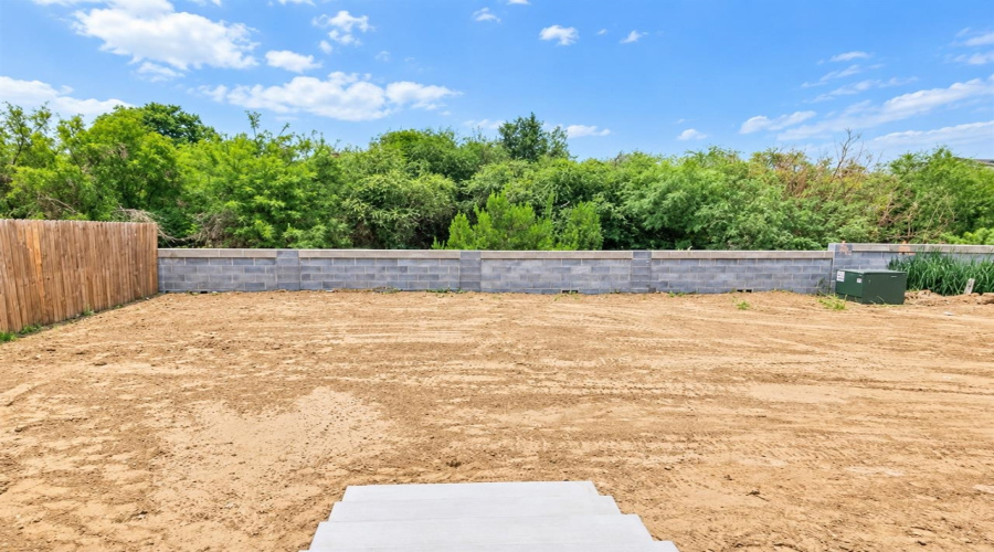 2335 Mango Rd., LAREDO, Texas 78046, 3 Bedrooms Bedrooms, 5 Rooms Rooms,2 BathroomsBathrooms,Residential,For Sale,2335 Mango Rd.,20264513