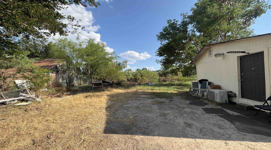 103 San Jorge Ave, Laredo, Texas 78040, ,Multi-family,For Sale,103 San Jorge Ave,20264520