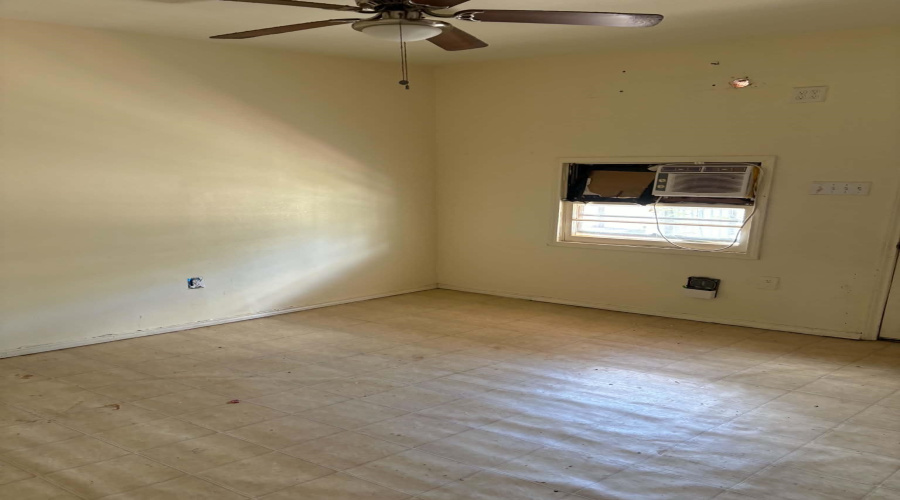 103 San Jorge Ave, Laredo, Texas 78040, ,Multi-family,For Sale,103 San Jorge Ave,20264520