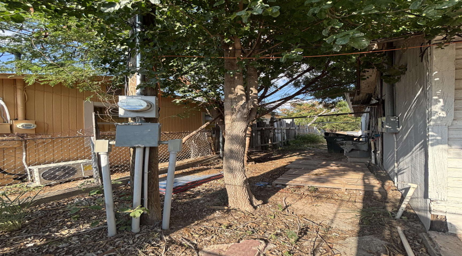 103 San Jorge Ave, Laredo, Texas 78040, ,Multi-family,For Sale,103 San Jorge Ave,20264520