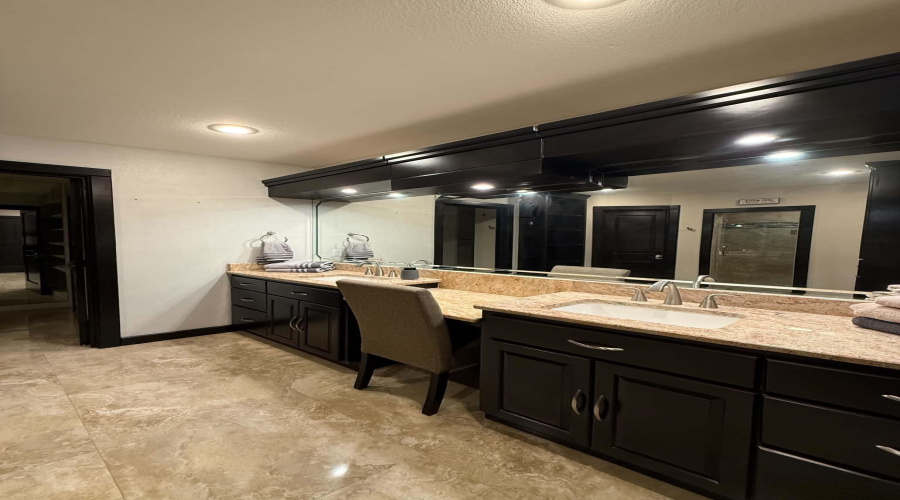 7212 Lake Victoria Rd, LAREDO, Texas 78041, 3 Bedrooms Bedrooms, 8 Rooms Rooms,2 BathroomsBathrooms,Residential,For Sale,7212 Lake Victoria Rd,20264515