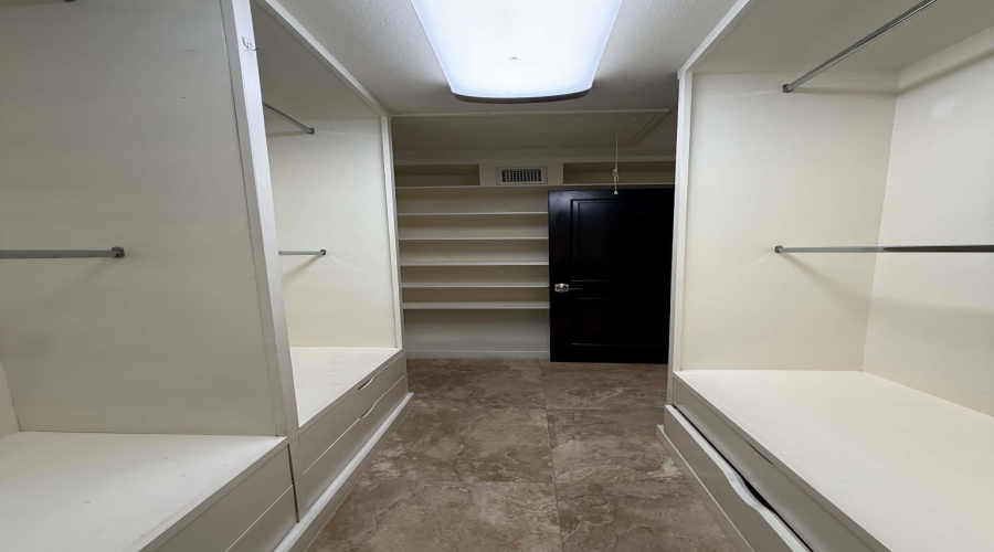 7212 Lake Victoria Rd, LAREDO, Texas 78041, 3 Bedrooms Bedrooms, 8 Rooms Rooms,2 BathroomsBathrooms,Residential,For Sale,7212 Lake Victoria Rd,20264515