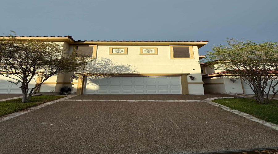 7212 Lake Victoria Rd, LAREDO, Texas 78041, 3 Bedrooms Bedrooms, 8 Rooms Rooms,2 BathroomsBathrooms,Residential,For Sale,7212 Lake Victoria Rd,20264515