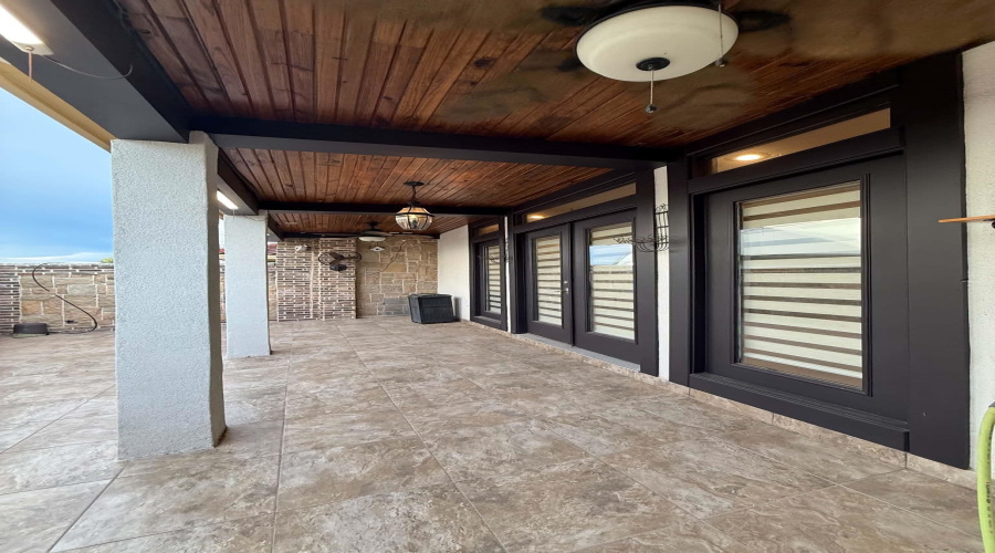 7212 Lake Victoria Rd, LAREDO, Texas 78041, 3 Bedrooms Bedrooms, 8 Rooms Rooms,2 BathroomsBathrooms,Residential,For Sale,7212 Lake Victoria Rd,20264515