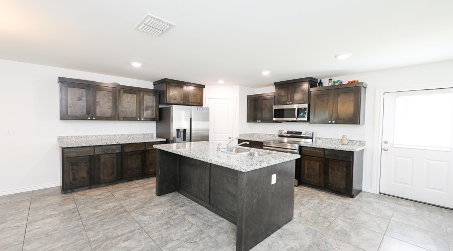 5625 Encanto Dr., Laredo, Texas 78046, 4 Bedrooms Bedrooms, 2 Rooms Rooms,2 BathroomsBathrooms,Residential,For Rent,5625 Encanto Dr.,20264516