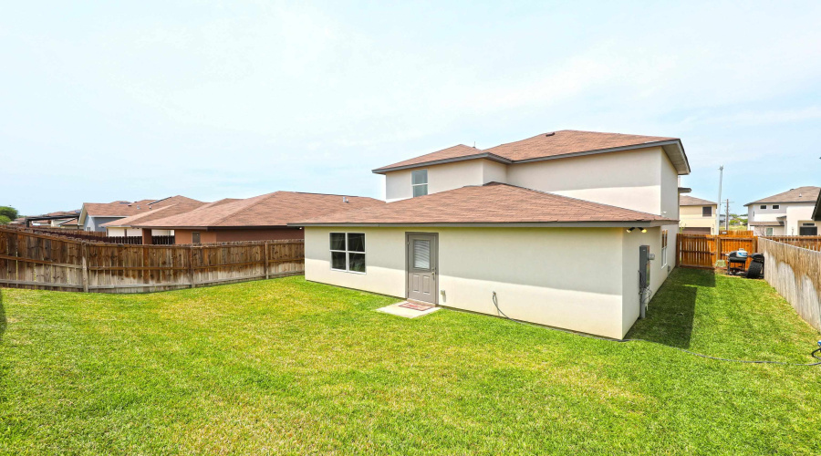 5625 Encanto Dr., Laredo, Texas 78046, 4 Bedrooms Bedrooms, 2 Rooms Rooms,2 BathroomsBathrooms,Residential,For Rent,5625 Encanto Dr.,20264516