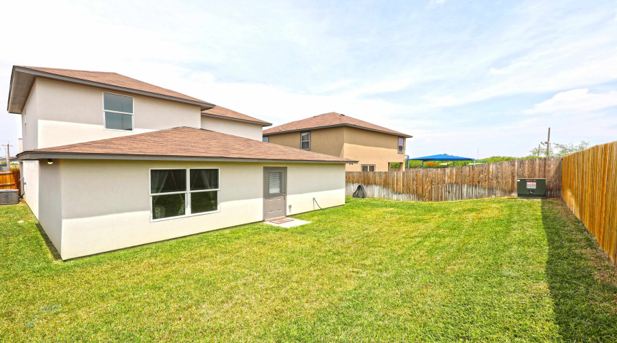 5625 Encanto Dr., Laredo, Texas 78046, 4 Bedrooms Bedrooms, 2 Rooms Rooms,2 BathroomsBathrooms,Residential,For Rent,5625 Encanto Dr.,20264516