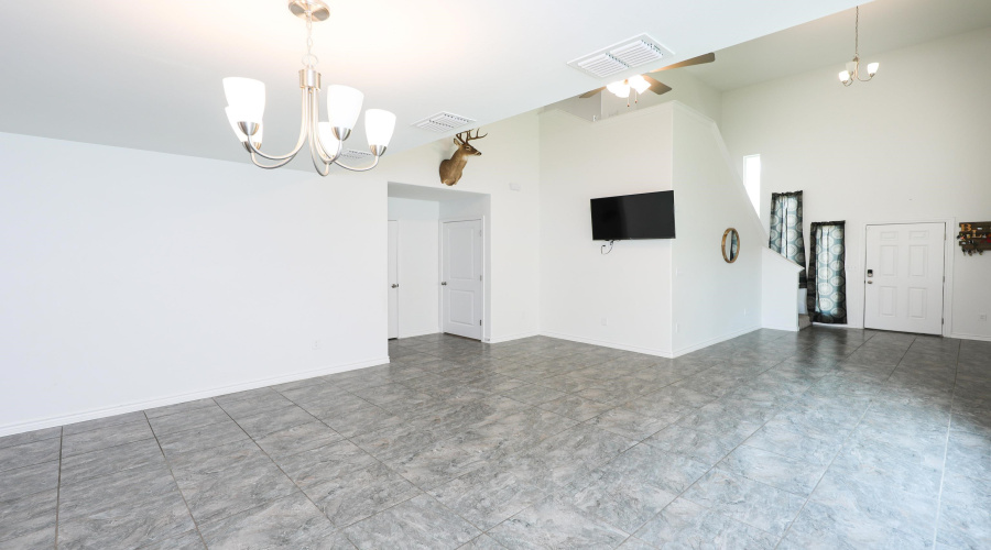 5625 Encanto Dr., Laredo, Texas 78046, 4 Bedrooms Bedrooms, 2 Rooms Rooms,2 BathroomsBathrooms,Residential,For Rent,5625 Encanto Dr.,20264516