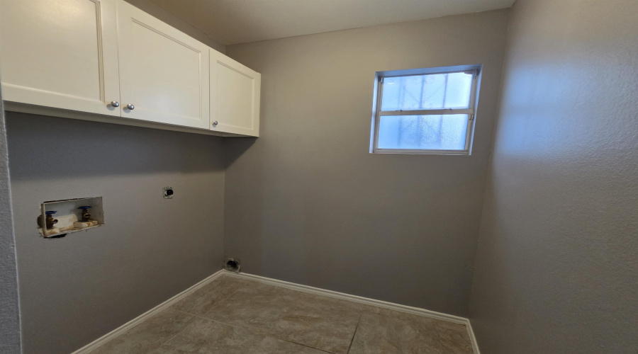 3217 St Isaac Lp, LAREDO, Texas 78046, 3 Bedrooms Bedrooms, 6 Rooms Rooms,2 BathroomsBathrooms,Residential,For Rent,3217 St Isaac Lp,20264517