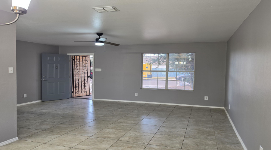 3217 St Isaac Lp, LAREDO, Texas 78046, 3 Bedrooms Bedrooms, 6 Rooms Rooms,2 BathroomsBathrooms,Residential,For Rent,3217 St Isaac Lp,20264517