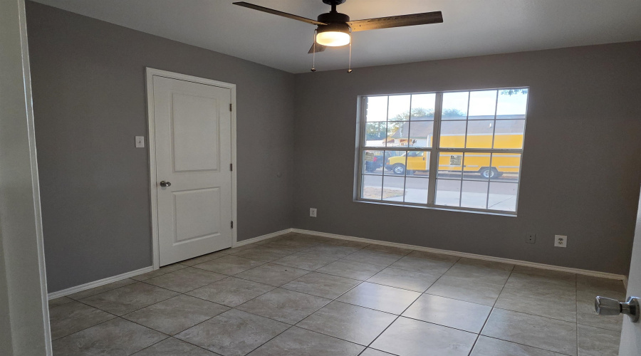 3217 St Isaac Lp, LAREDO, Texas 78046, 3 Bedrooms Bedrooms, 6 Rooms Rooms,2 BathroomsBathrooms,Residential,For Rent,3217 St Isaac Lp,20264517