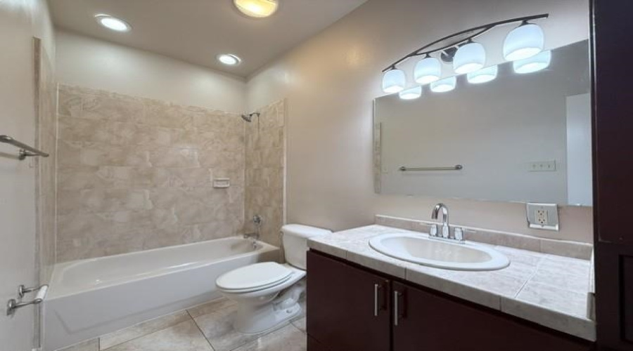 710 Alta Vista Dr, Laredo, Texas 78041, 2 Bedrooms Bedrooms, 4 Rooms Rooms,2 BathroomsBathrooms,Residential,For Rent,710 Alta Vista Dr,20264518
