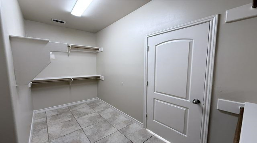710 Alta Vista Dr, Laredo, Texas 78041, 2 Bedrooms Bedrooms, 4 Rooms Rooms,2 BathroomsBathrooms,Residential,For Rent,710 Alta Vista Dr,20264518