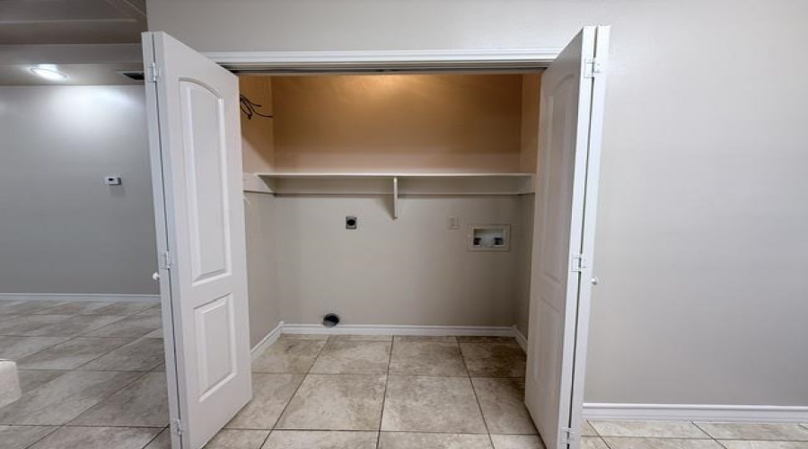 710 Alta Vista Dr, Laredo, Texas 78041, 2 Bedrooms Bedrooms, 4 Rooms Rooms,2 BathroomsBathrooms,Residential,For Rent,710 Alta Vista Dr,20264518