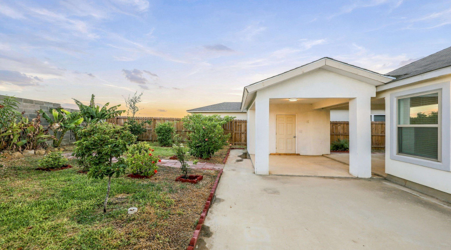 9919 Rosary Ln., Laredo, Texas 78045, 3 Bedrooms Bedrooms, 6 Rooms Rooms,2 BathroomsBathrooms,Residential,For Rent,9919 Rosary Ln.,20264519