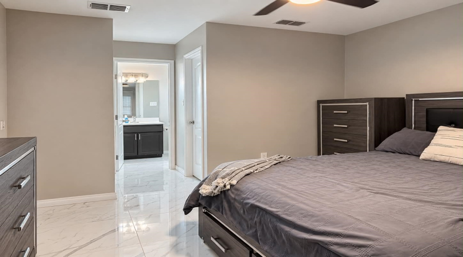 2604 La Parra Ln., LAREDO, Texas 78046, 3 Bedrooms Bedrooms, 5 Rooms Rooms,2 BathroomsBathrooms,Residential,For Sale,2604 La Parra Ln.,20264522