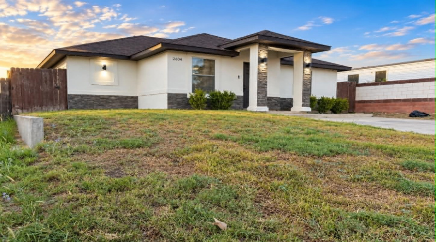 2604 La Parra Ln., LAREDO, Texas 78046, 3 Bedrooms Bedrooms, 5 Rooms Rooms,2 BathroomsBathrooms,Residential,For Sale,2604 La Parra Ln.,20264522