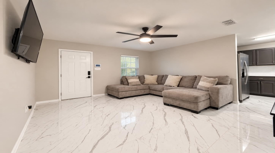 2604 La Parra Ln., LAREDO, Texas 78046, 3 Bedrooms Bedrooms, 5 Rooms Rooms,2 BathroomsBathrooms,Residential,For Sale,2604 La Parra Ln.,20264522