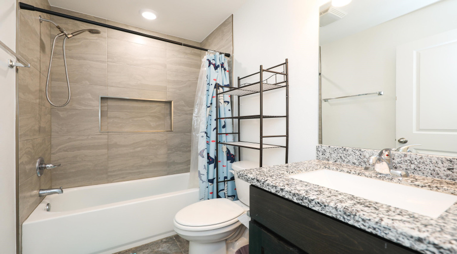 5625 Encanto Dr., Laredo, Texas 78046, 4 Bedrooms Bedrooms, 2 Rooms Rooms,2 BathroomsBathrooms,Residential,For Sale,5625 Encanto Dr.,20264523