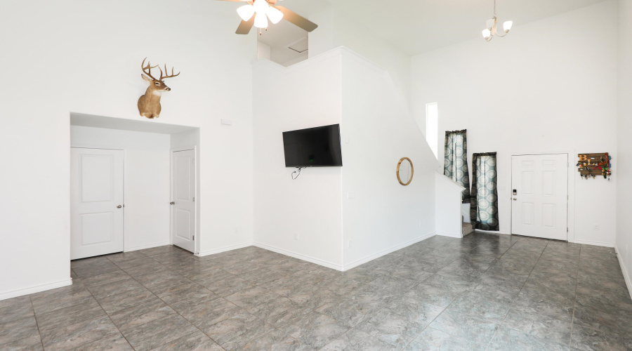 5625 Encanto Dr., Laredo, Texas 78046, 4 Bedrooms Bedrooms, 2 Rooms Rooms,2 BathroomsBathrooms,Residential,For Sale,5625 Encanto Dr.,20264523