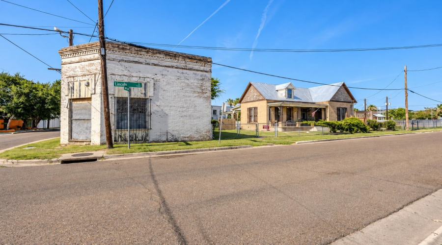 505 Lincoln St, Laredo, Texas 78040, 1 Room Rooms,1 BathroomBathrooms,Commercial retail/office,For Sale,505 Lincoln St,20264524