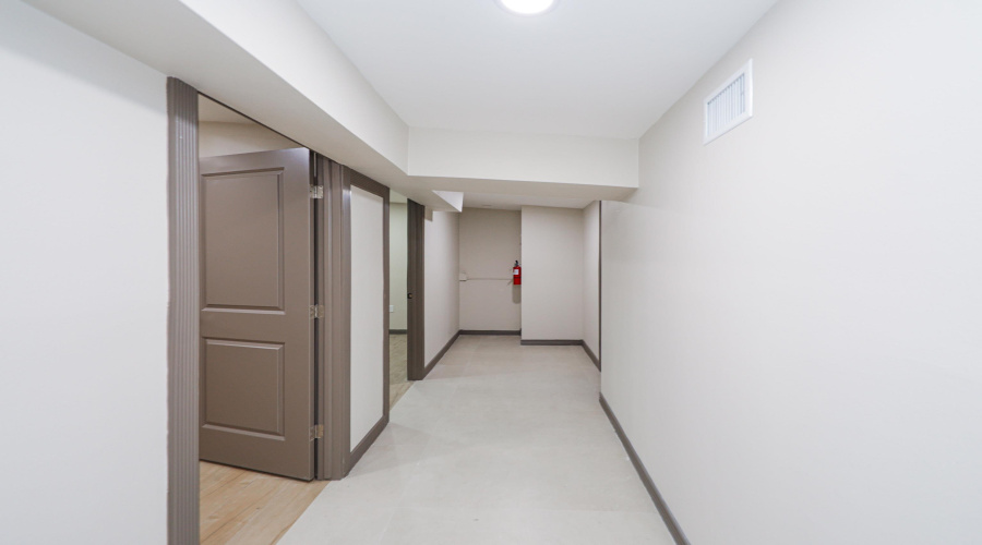 104 E Calton Rd, Laredo, Texas 78041, 1 Room Rooms,2 BathroomsBathrooms,Commercial retail/office,For Rent,104 E Calton Rd,20264531