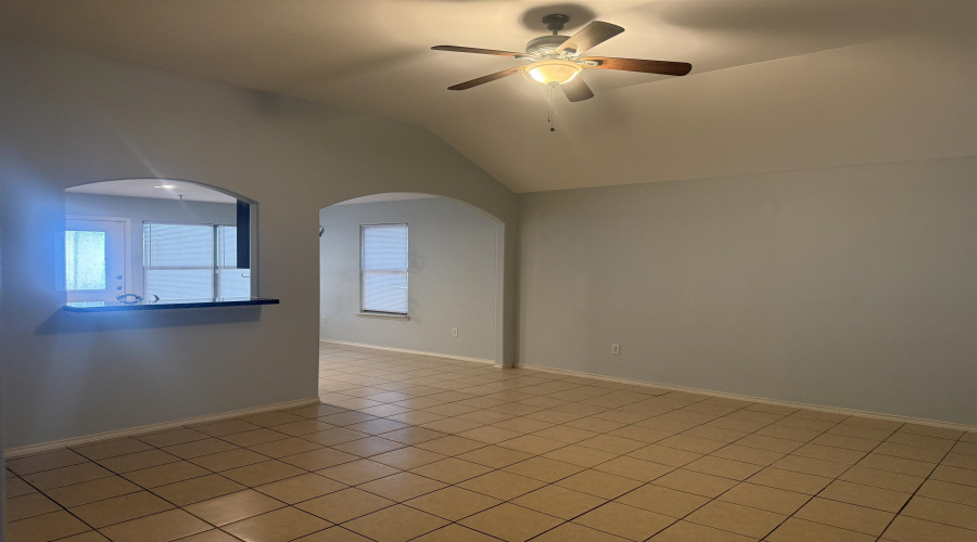 811 Bartolome Ln, Laredo, Texas 78046, 3 Bedrooms Bedrooms, 5 Rooms Rooms,2 BathroomsBathrooms,Residential,For Rent,811 Bartolome Ln,20264530