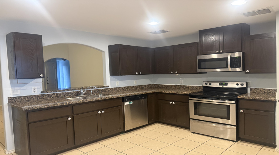 811 Bartolome Ln, Laredo, Texas 78046, 3 Bedrooms Bedrooms, 5 Rooms Rooms,2 BathroomsBathrooms,Residential,For Rent,811 Bartolome Ln,20264530